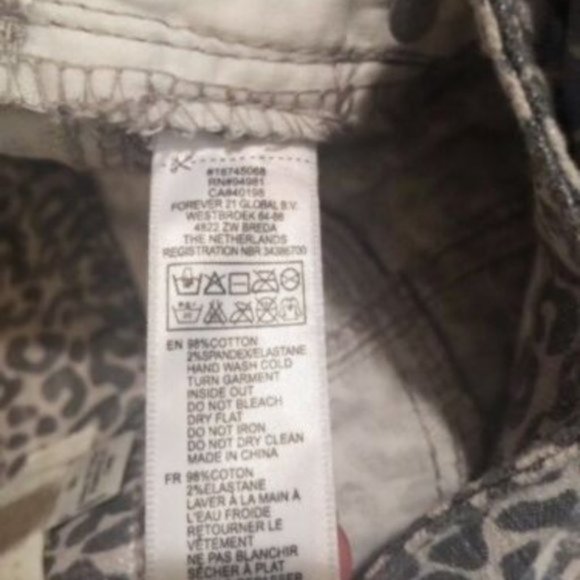 Forever 21 | Silver Leopard Print Skinny Plus Sized Jeans | Sz 14 - Picture 7 of 9